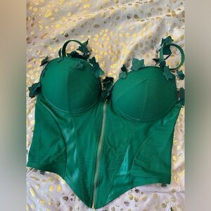 DC poison ivy top